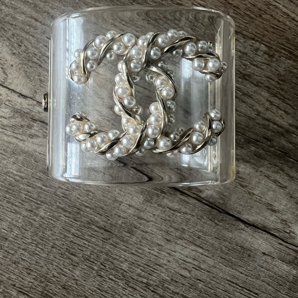 CHANEL Vintage Clear Lucite Fashion Cuff with Silver and White Pearls